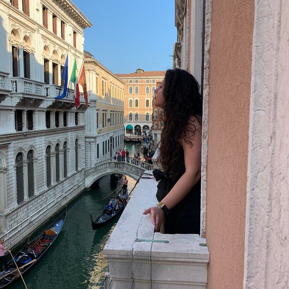 Meet your Posher, Megan - Picture 10 of 16